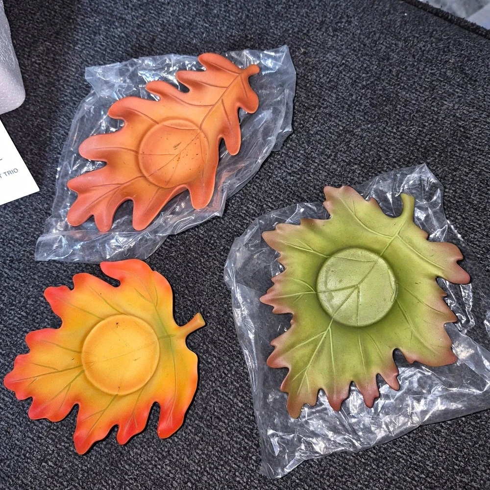 PartyLite Whispering Leaves Tealight Trio Ceramic Leaf Holders Multicolor P8535U